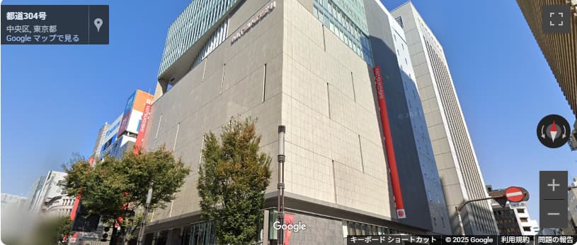 銀座 三越 新館前